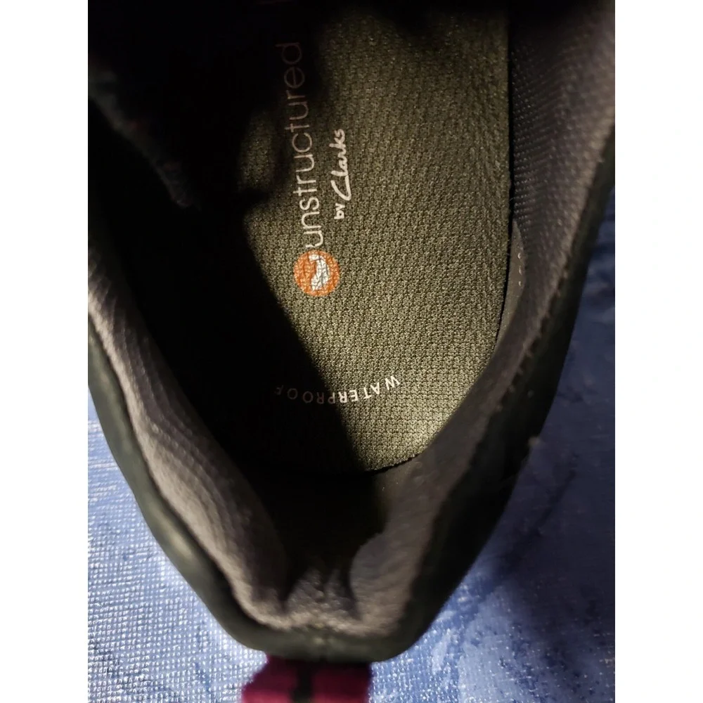 Clarks slightly used